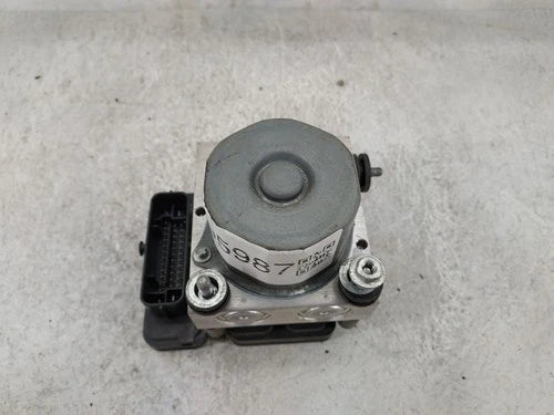 Bomba y módulo ABS 2013-2014 Toyota Camry U53JF