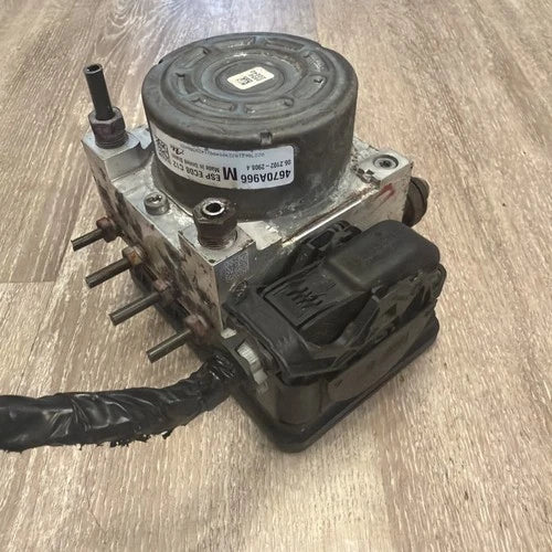Bomba y módulo ABS 2007-2014 Mitsubishi Outlander y 4670A251