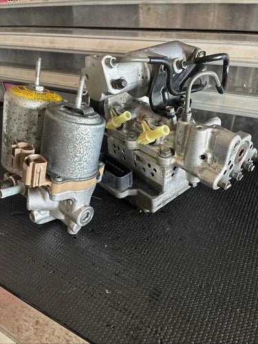 Cilindro maestro y servofreno ABS 2012-2019 Toyota Prius c conjunto