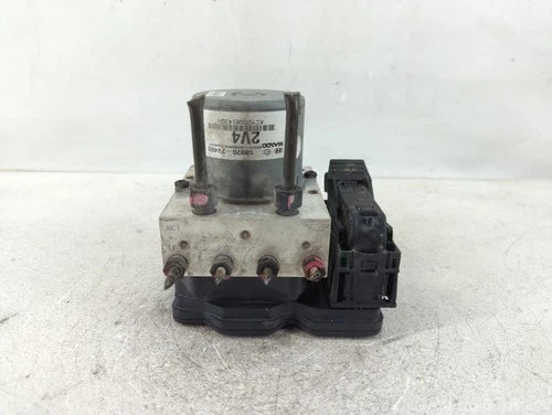Bomba y módulo ABS 2015-2017 Hyundai Veloster D5YGM