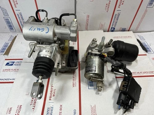 Servofreno ABS 2012-2017 Toyota Camry híbrido con ambas unidades j