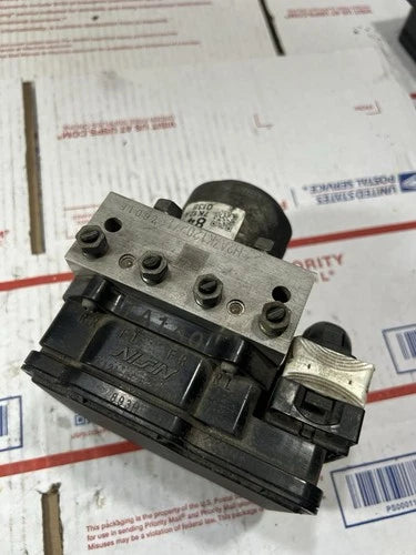 Bomba ABS 2008-2010 Honda Accord sedán 3.5L, TA1A0