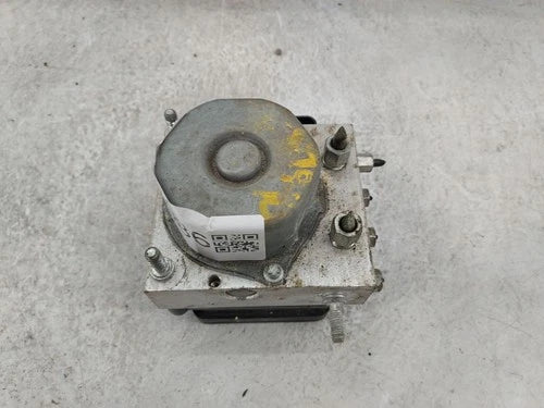 Bomba y módulo ABS 2015-2019 Nissan Versa E19RR