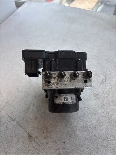 Bomba y módulo ABS 2012 Chrysler Town & Country 05154911AE