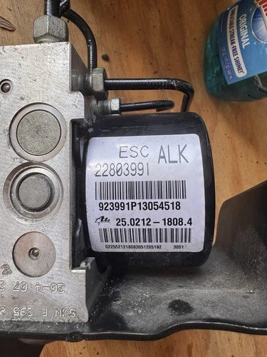 Bomba y módulo ABS 2011-2016 Cadillac SRX 22803991