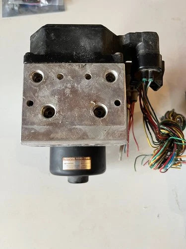 Bomba y módulo ABS Toyota Camry 44540-33010