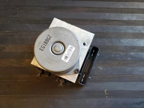 Bomba y módulo ABS 2010 Kia Forte sedán