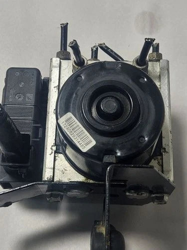 Bomba y módulo ABS 2004-2009 Mazda 3 MES7V