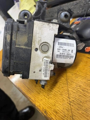 Bomba y módulo ABS 2013-2015 Ford Escape