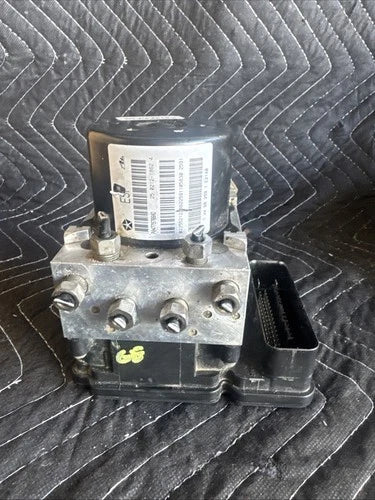 Bomba y módulo ABS 2012-2014 Jeep Wrangler jk 3.6L P04779788AD