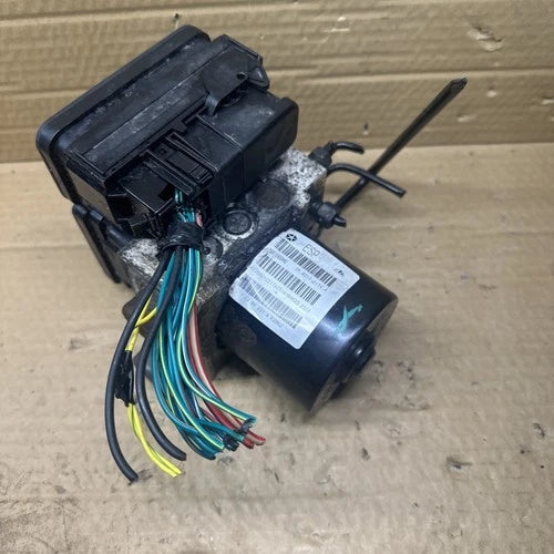 Bomba y módulo ABS 2014-2016 Dodge camioneta 1500 68193650AD