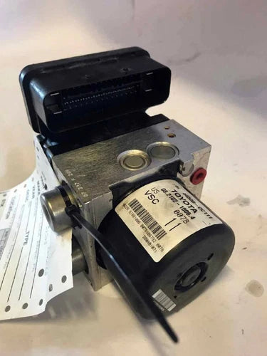 Bomba y módulo ABS 2008-2009 Toyota Tundra cabina extendida