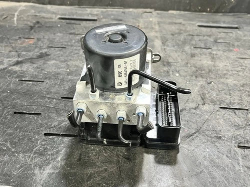 Bomba y módulo ABS 2007-2013 BMW E90 E92 E93 y 135i