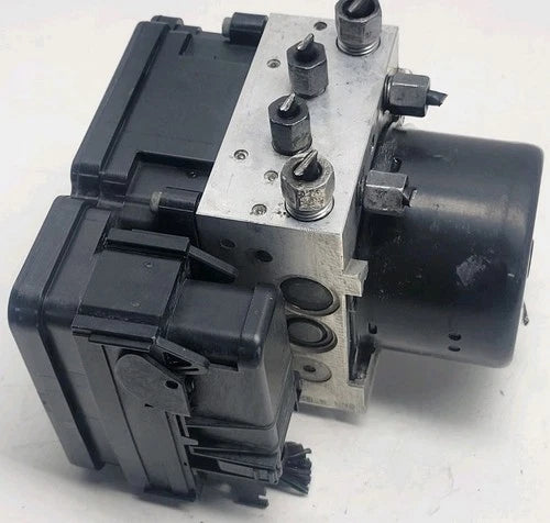 Bomba y módulo ABS 2010-2013 Dodge Journey P68076996