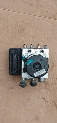 Bomba y módulo ABS 2012-2014 Jeep Wrangler 3.6L P04779788AE