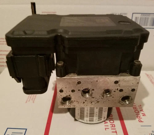 Bomba y módulo ABS 2010 Jeep Wrangler 3.8L