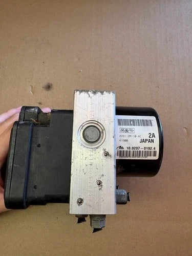 Bomba y módulo ABS 2010-2011 Mazda 3 8V6J-2M110-AE