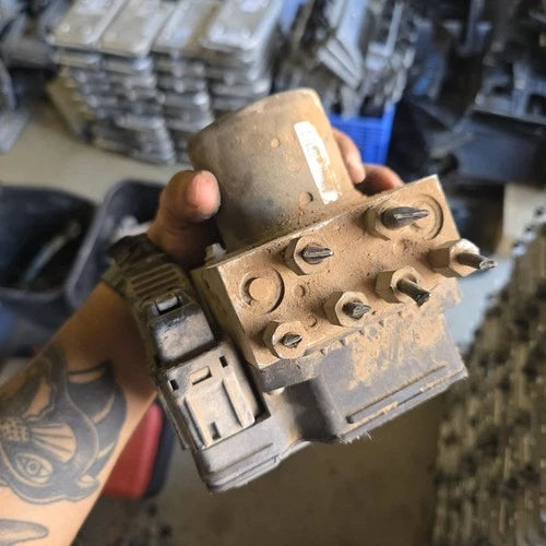 Bomba y módulo ABS 13 Ford F250 F350 Superduty - DC342C405CE