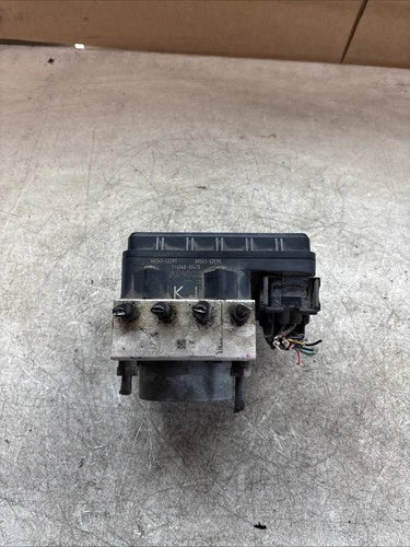 Bomba y módulo ABS 2012 Scion xd 116040-30470