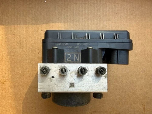 Bomba y módulo ABS 2014-2015 Toyota Corolla 1.8L FWD 44540-02411
