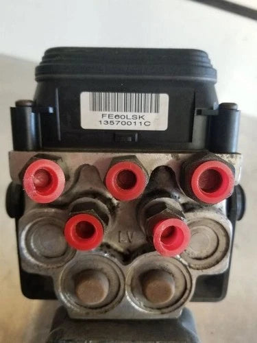 Bomba ABS 2002-2004 Ford E150 en las cuatro ruedas