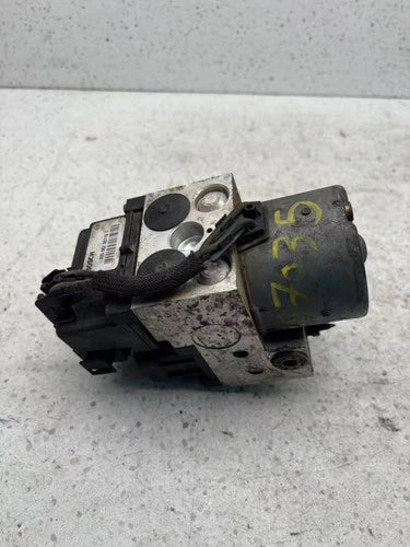 Bomba y módulo ABS 2000-2001 Subaru Legacy