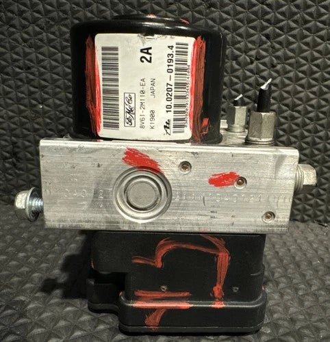 Bomba y módulo ABS 2010-2011 Mazda 3 8V61-2M110-EA