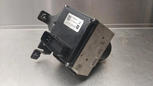 Bomba y módulo ABS 2011 GMC Sierra 2500 20980215