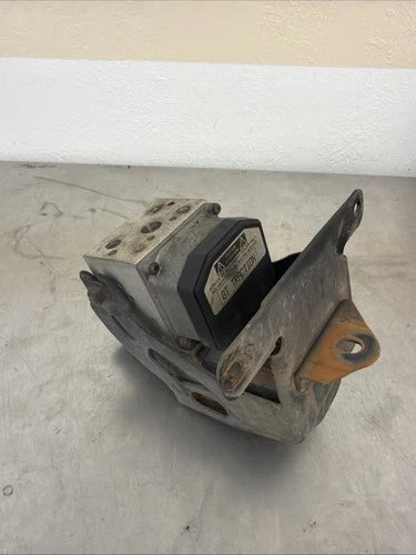 Bomba y módulo ABS 1999-2004 Mustang GT con gestión de tracción