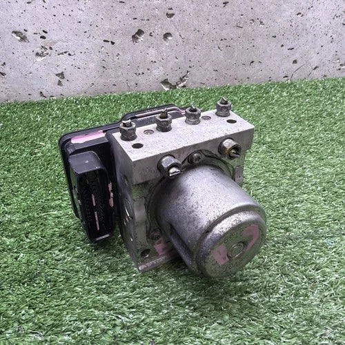 Bomba y módulo ABS 2012-2013 Honda Fit transmisión automática