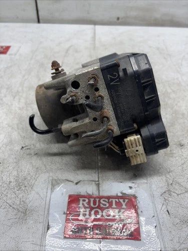 Bomba y módulo ABS 2006 Toyota solera 1338007332