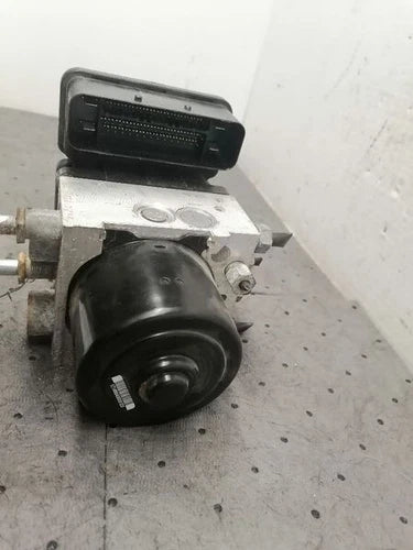Bomba y módulo ABS 2013-2014 Ford Explorer wo / control de crucero adaptativo