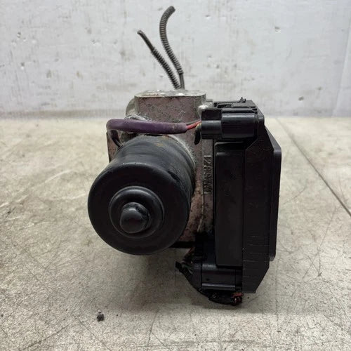 Bomba y módulo ABS 2001 Ford E150 YC252C346FA