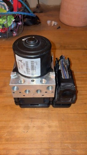 Bomba y módulo ABS 2014-2015 Ford Explorer RSC EB53-2C405-AA