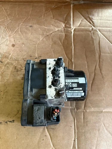 Bomba y módulo ABS 2015-2016 Jetta Passat 1K0614517EG