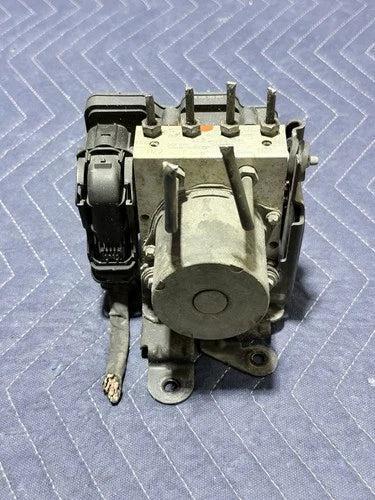 Bomba y módulo ABS 2012-2013 Mercedes-Benz Sprinter 2500 9069008401