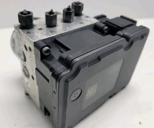Bomba y módulo ABS 2013-2014 Dodge Charger P68157545