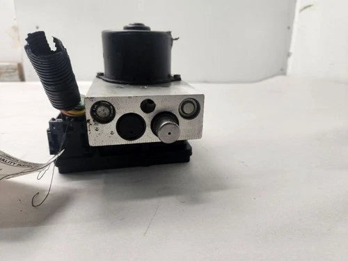 Bomba y módulo ABS 2004-2011 Nissan Titan 4X4