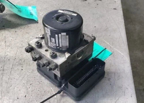 Bomba y módulo ABS 2011-2014 Volkswagen Jetta