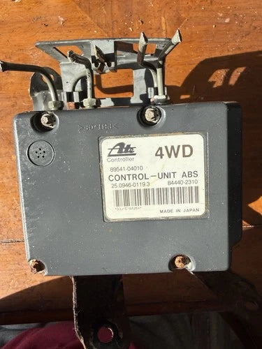 Bomba y módulo ABS 1998-2002 Toyota Tacoma 89541-04010