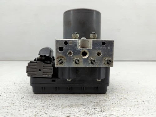 Bomba y módulo ABS 2013-2014 Toyota Rav4 GE4RY