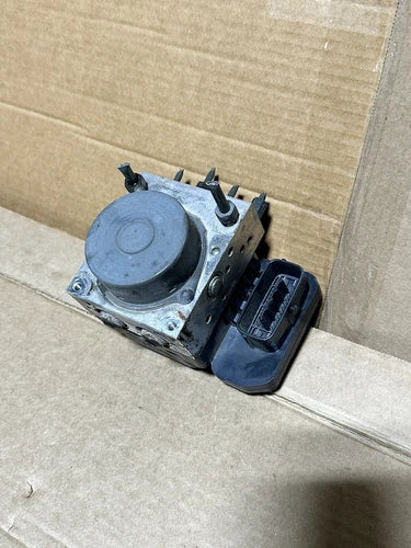 Bomba y módulo ABS 2014-2018 Mazda 6 133000-6470