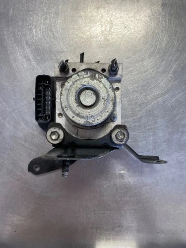 Bomba y módulo ABS 2016 Toyota Corolla 44540-02400