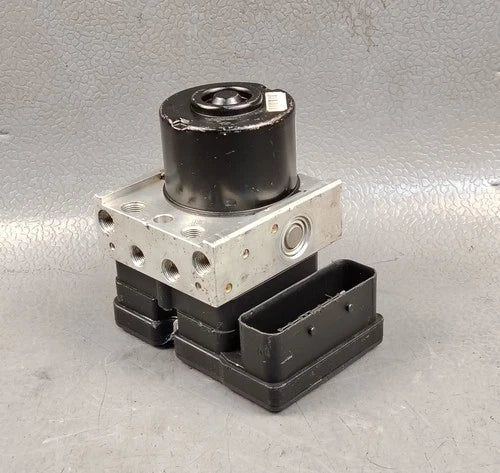 Bomba y módulo ABS 8V612M110EA 8V61-2M110-EA Mazda sin estabilidad