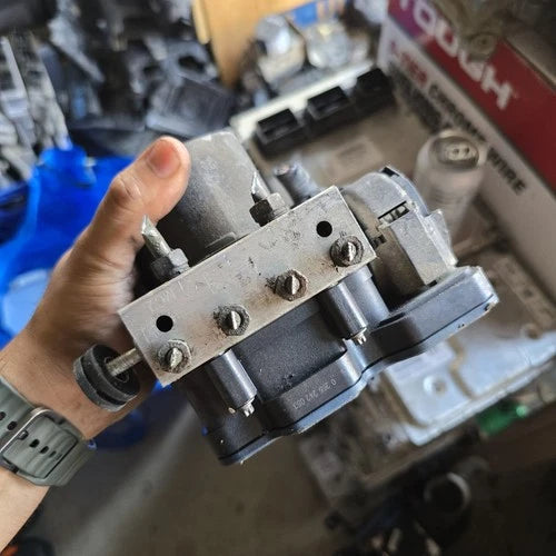 Bomba y módulo ABS 2013-2014 Toyota Camry 44540-06080