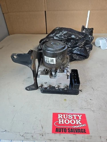 Bomba y módulo ABS 2005-2007 Honda Accord 8236770