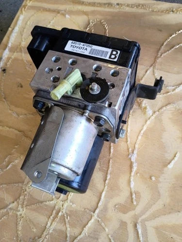 Bomba y módulo ABS 2006 Toyota Prius referencia 44510-47050
