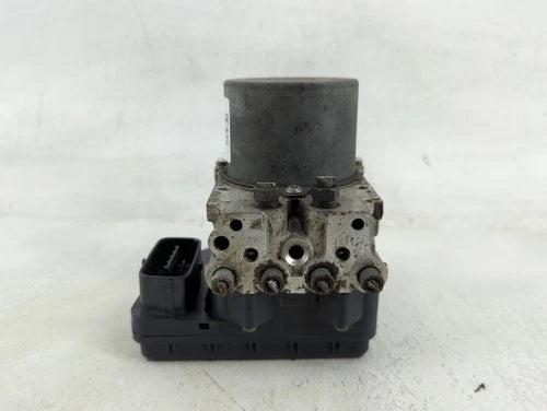 Bomba y módulo ABS 2013-2014 Toyota Rav4 Y5Z2A