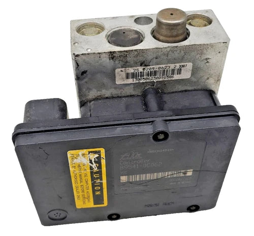 Bomba y módulo ABS 2003-2004 Toyota Sequoia SR5 4.7L V8 89541-0C062
