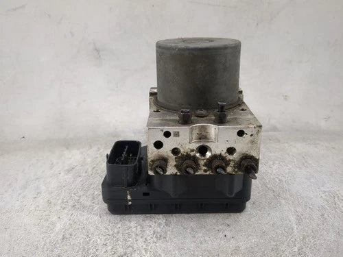 Bomba y módulo ABS 2013-2014 Toyota Rav4 LB81B